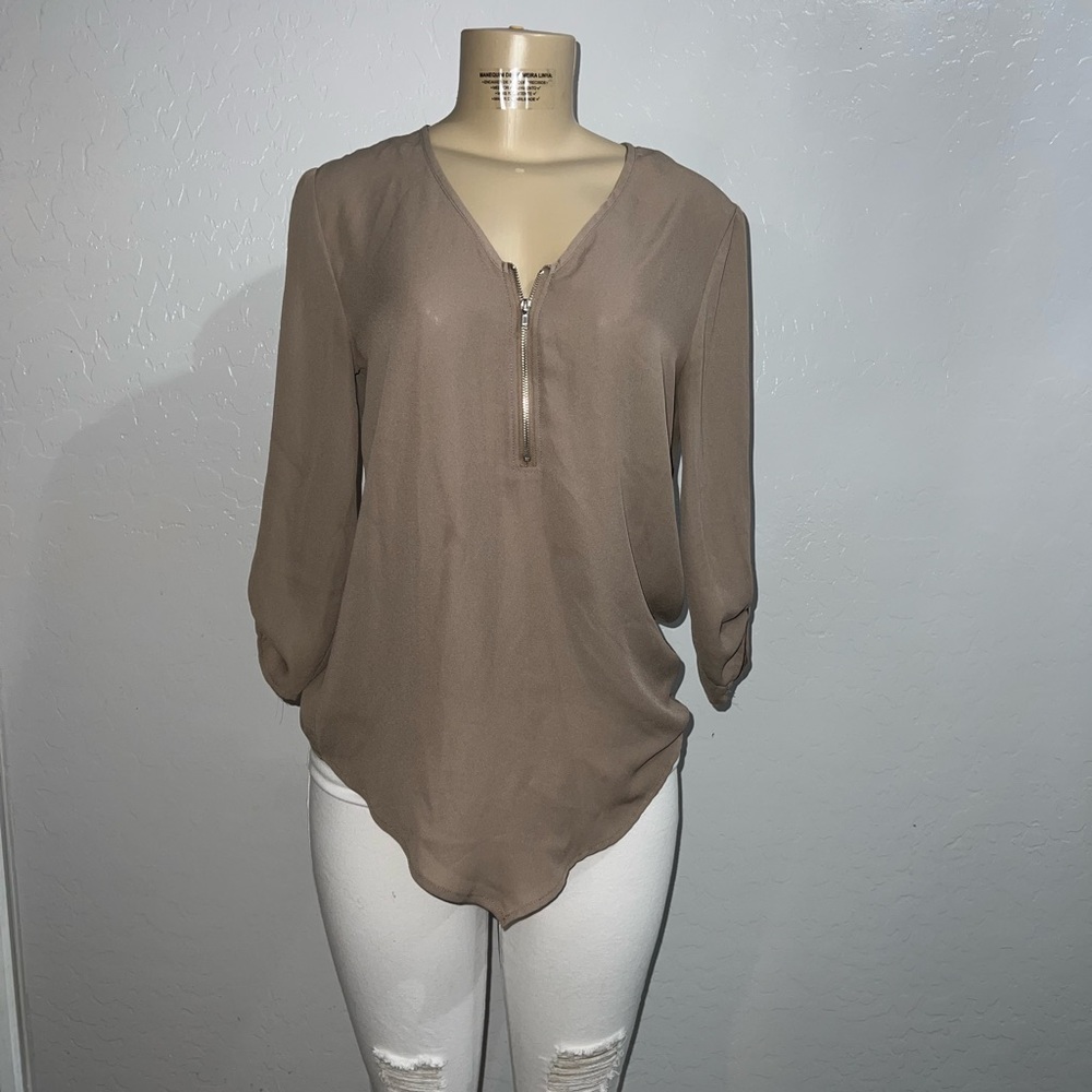 Zenana Outfitters Beige Blouse